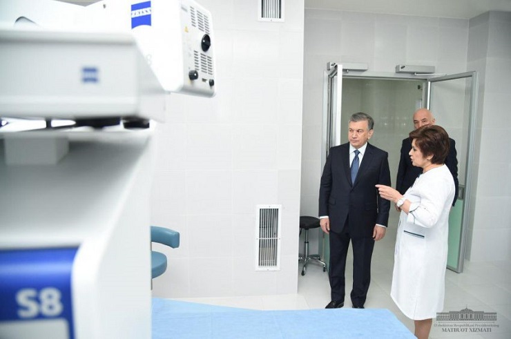 PRESIDENT BECOMES ACQUAINTED WITH THE INNOVATIVE CLINIC