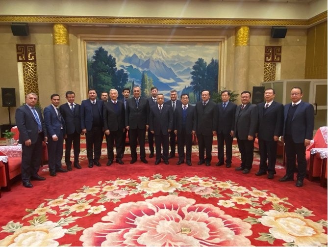 Узбекистан и Китай укрепят сотрудничество в сфере международных грузовых перевозок