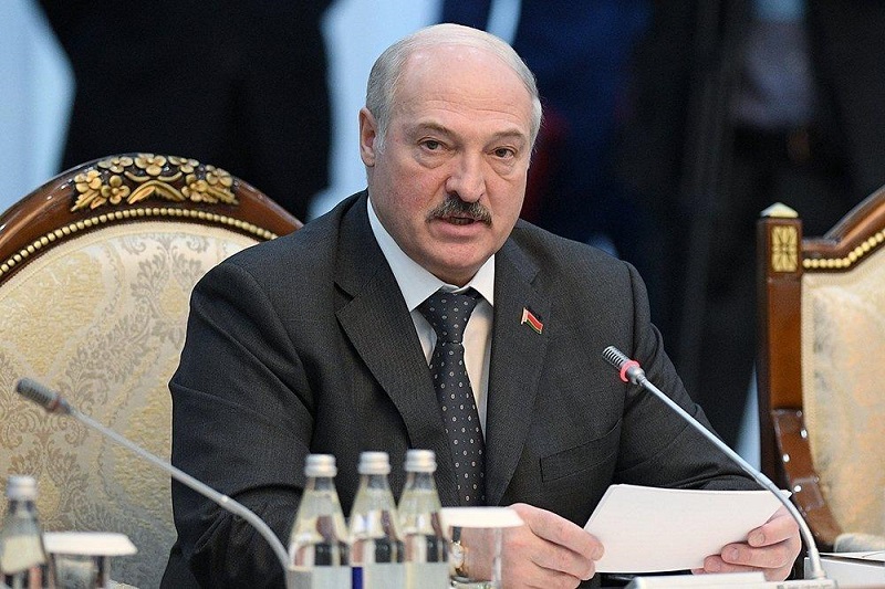 Александр Лукашенко коронавирусга чалиниб тузалганини маълум қилди