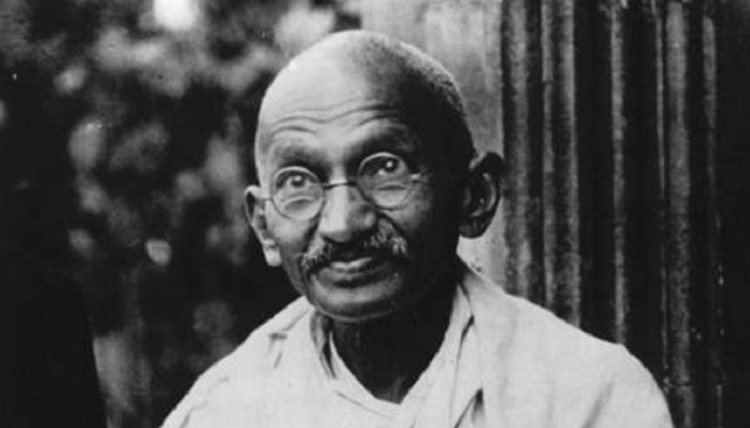 Маҳатма Ганди таваллудининг 150 йиллигига бағишланган тўплам нашр этилди