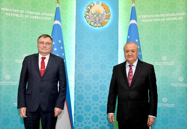Minister of Foreign Affairs of Uzbekistan receives new Ambassador of the Czech Republic
