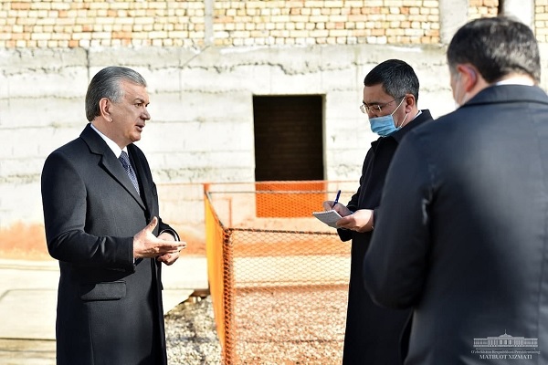 President of Uzbekistan got acquainted with the construction of a new medical complex for nephrology and kidney transplantation