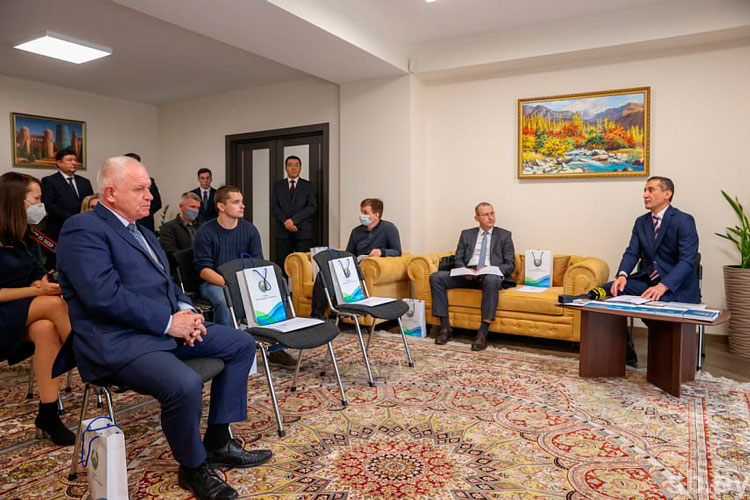 Беларусда Ўзбекистон Президенти сайловига тайёргарлик жараёнига бағишланган брифинг ўтказилди