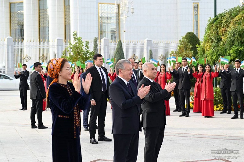 Shavkat Mirziyoyev visits Turkmen State University named after Magtymguly