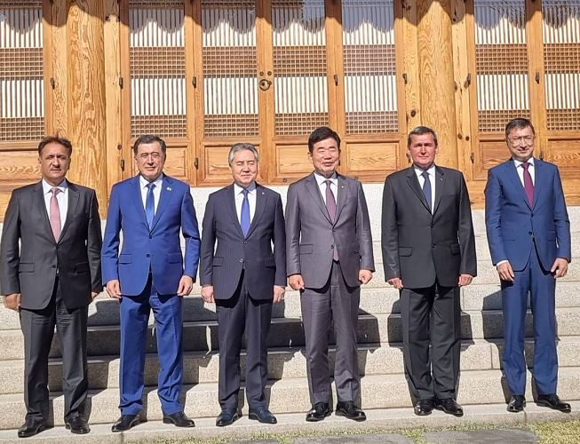 The Minister of Foreign Affairs of Uzbekistan meets with the Speaker of the National Assembly of the Republic of Korea