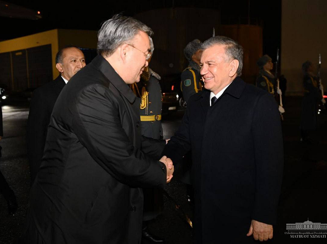 President Shavkat Mirziyoyev completes his working visit to Kazakhstan