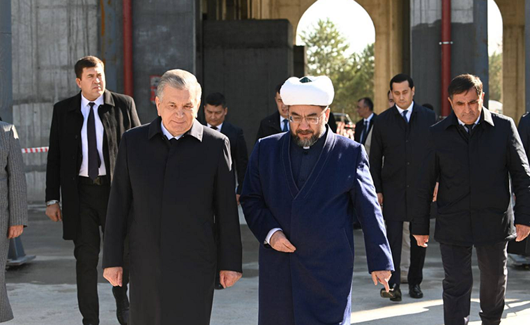 President of Uzbekistan Arrives in Samarkand