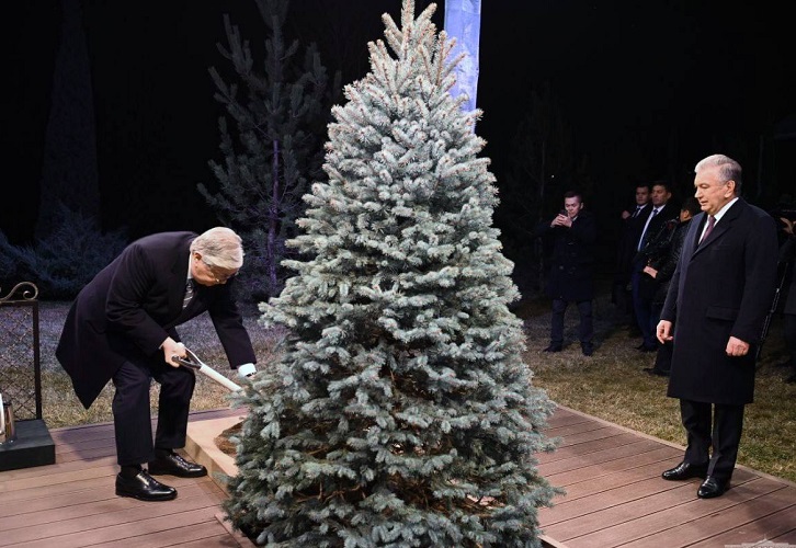 The President of Kazakhstan plants a tree on the Alley of Honored Guests
