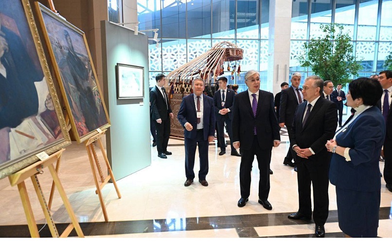 Kazakhstan and Uzbekistan Presidents got acquainted with the exposition dedicated to Abay’s heritage