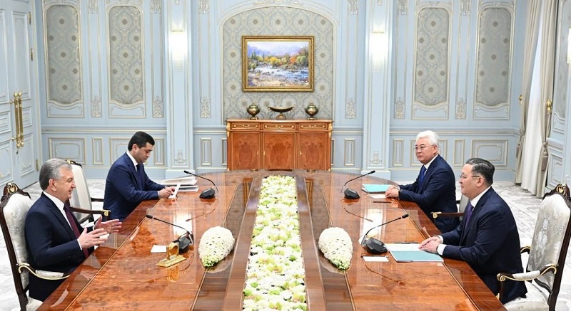 The President of Uzbekistan at a meeting with the Minister of Foreign Affairs of Kazakhstan notes the importance of further building up multifaceted cooperation between our countries