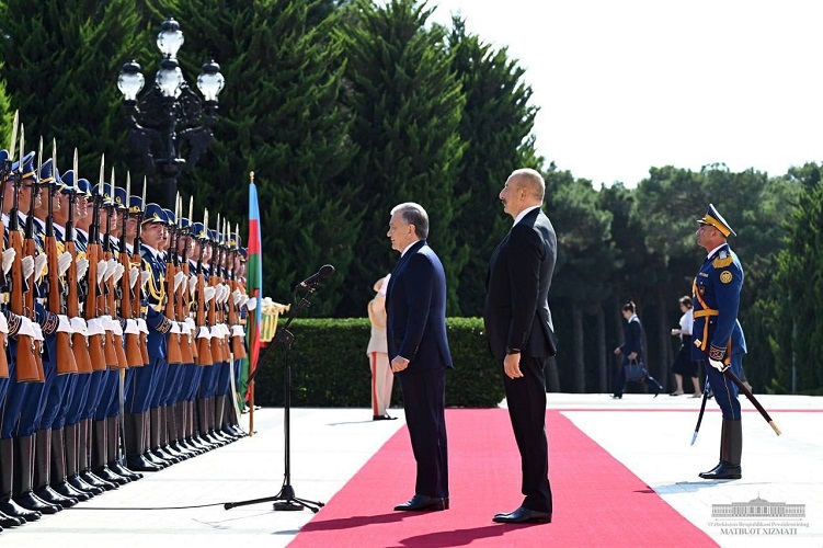 The official welcoming ceremony of the President of Uzbekistan took place at the residence of the President of Azerbaijan «Zagulba»