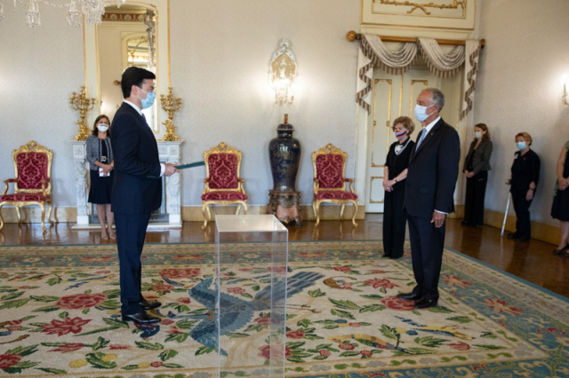 Ambassador of Uzbekistan presents his credentials to the President of Portugal