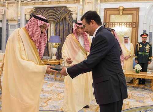 AMBASSADOR OF UZBEKISTAN PRESENTS HIS CREDENTIALS TO THE KING OF SAUDI ARABIA