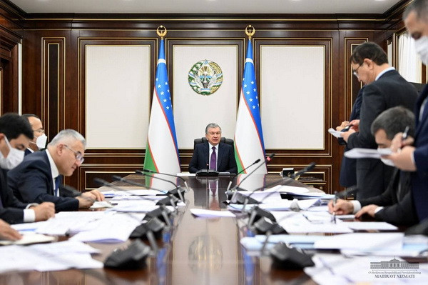 President chairs a meeting on an uninterrupted supply of consumers with oil and gas resources