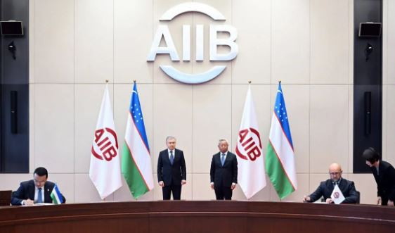 The President of Uzbekistan discussed issues of further expansion of strategic partnership with the President of the AIIB in Beijing