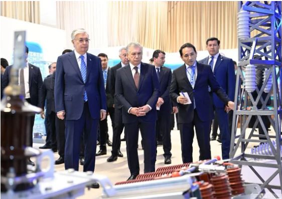 The presidents of Uzbekistan and Kazakhstan, during a visit to the carpet factory, tasked relevant ministries and agencies with exchanging experience and developing cooperation and trade