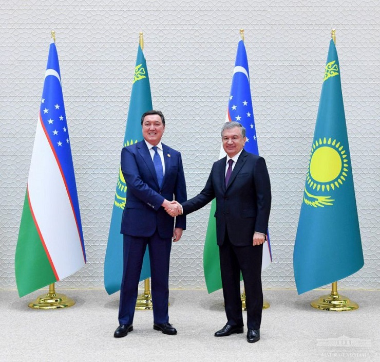 THE PRESIDENT RECEIVES THE PRIME MINISTER OF KAZAKHSTAN