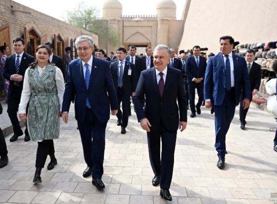 The presidents of Uzbekistan and Kazakhstan visited the sights of the ancient city of Khiva