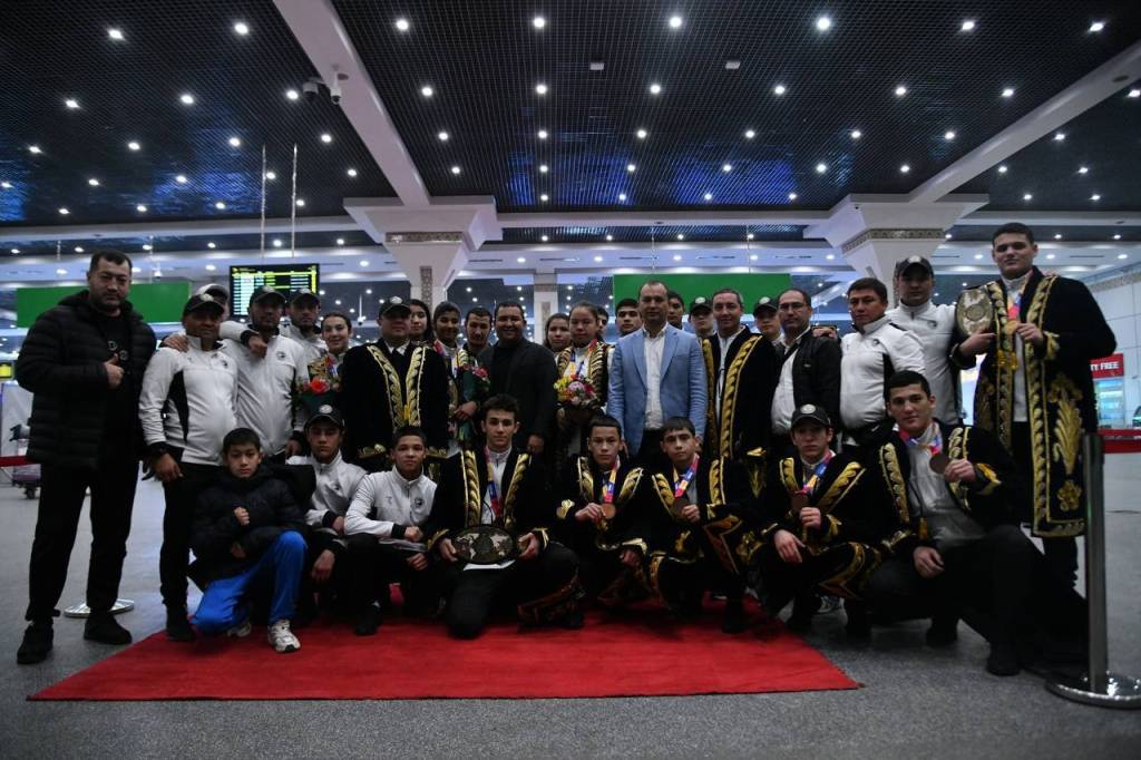 Uzbekistan’s boxers solemnly welcomed