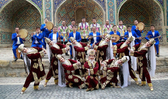 “Lazgi” and “Bukhorcha” Song and Dance Ensembles at World Folk Vision