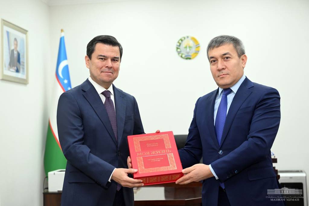 The First President of Kazakhstan sent his memoirs to the President of Uzbekistan