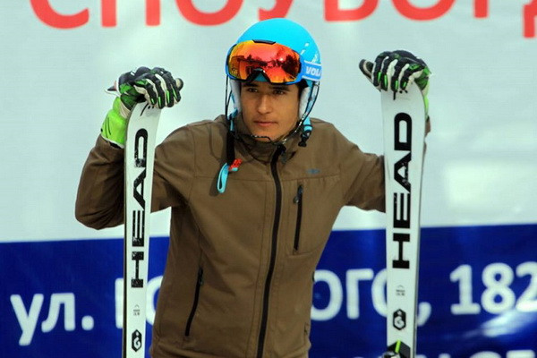 Alpine skier from Uzbekistan wins the first ticket to the 2022 Winter Olympics