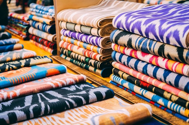 Uzbekistan presents national costumes and silk fabrics in Thailand