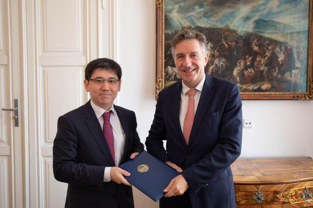 Uzbekistan’s Ambassador presents copies of credentials to the Austrian Foreign Ministry