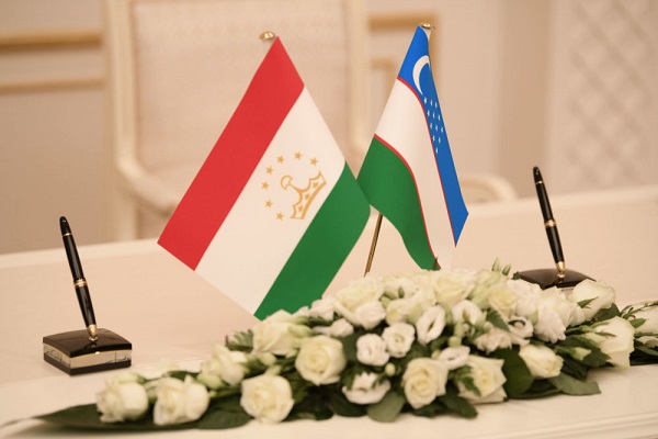 Uzbekistan’s parliamentary delegation visits Tajikistan